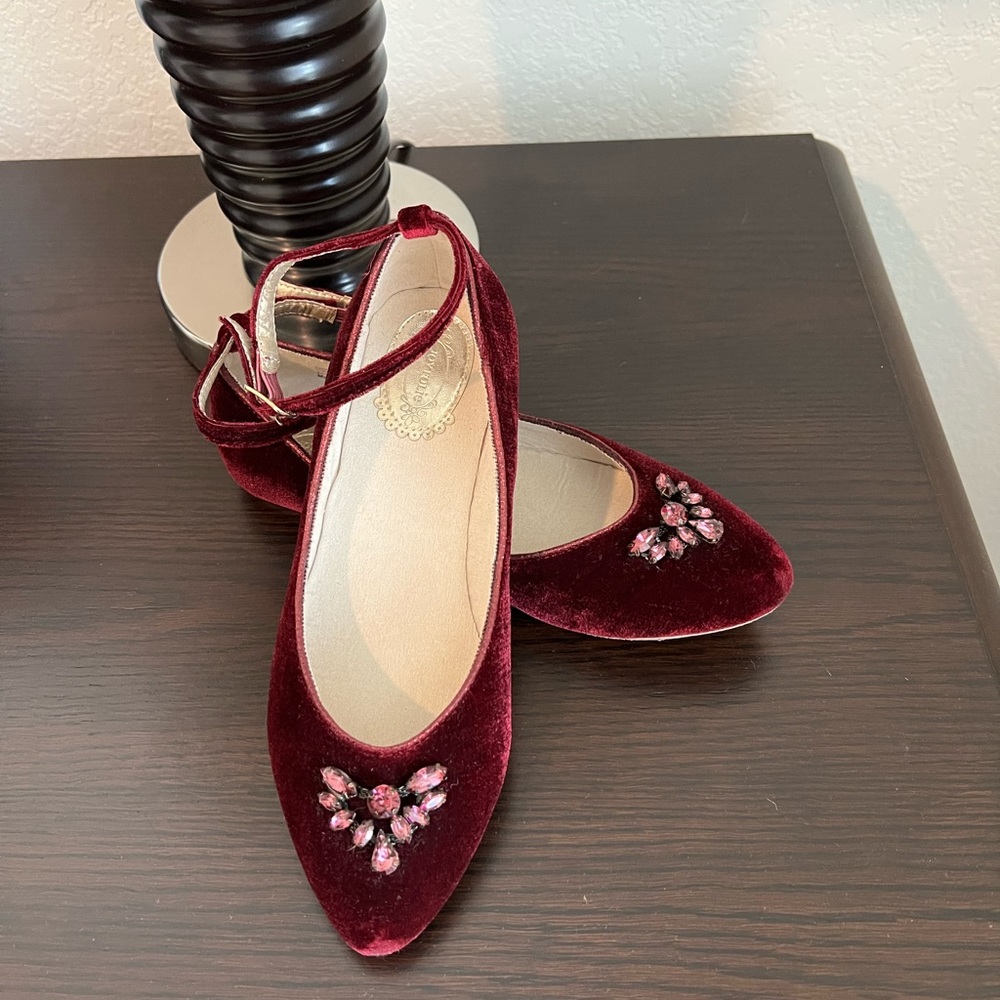 Joyfolie Red/Burgundy Velvet Shoes Size Youth 4